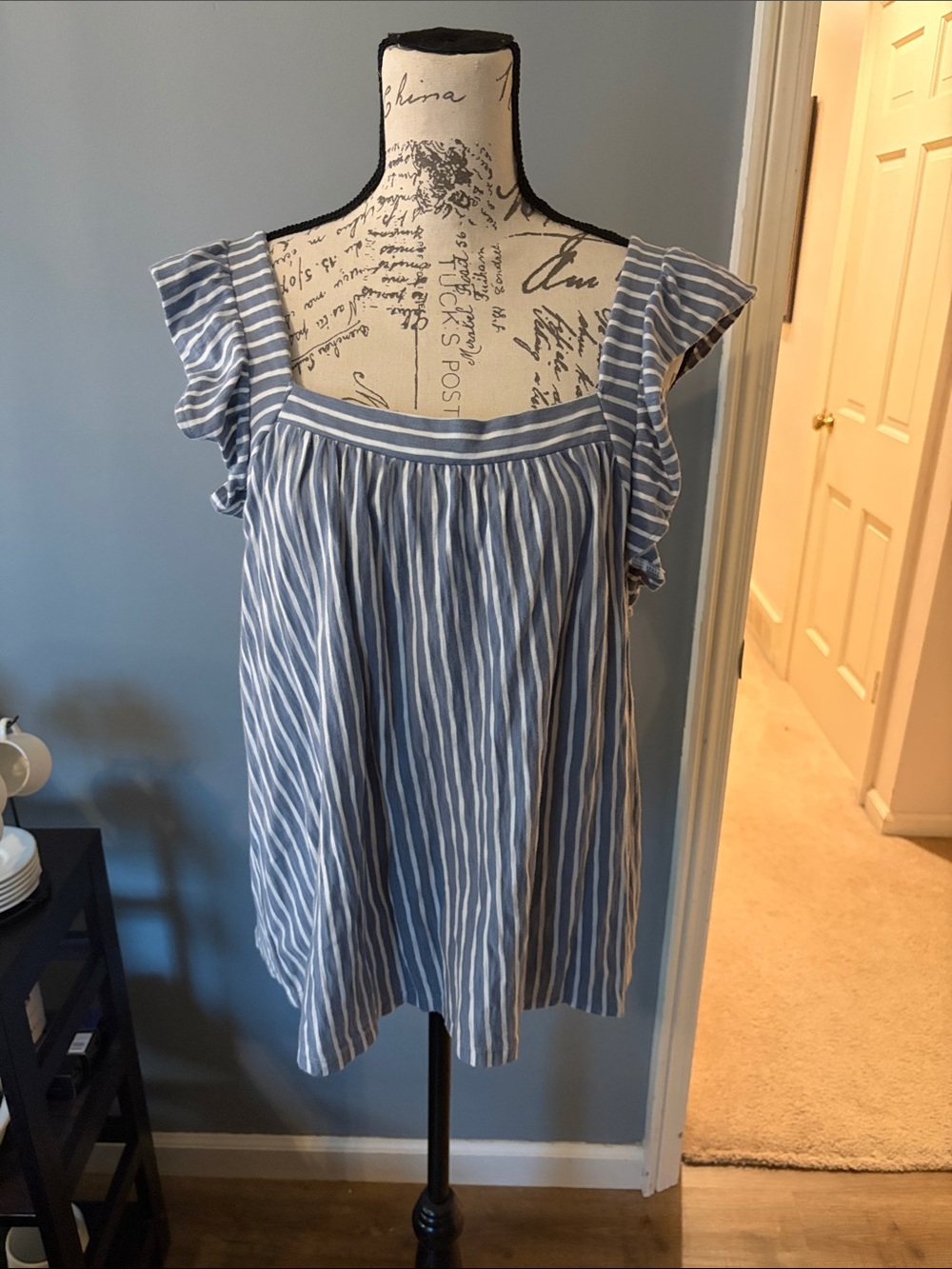 Lauren Conrad Blue and White Striped Ruffle Sleeve Tank Top, Adorable back! XL